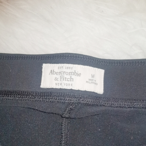Abercrombie & Fitch black leggings - Picture 3 of 8